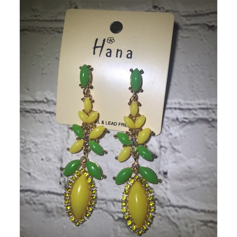 3/$15 🛍  Yellow & Green Dangle Earrings